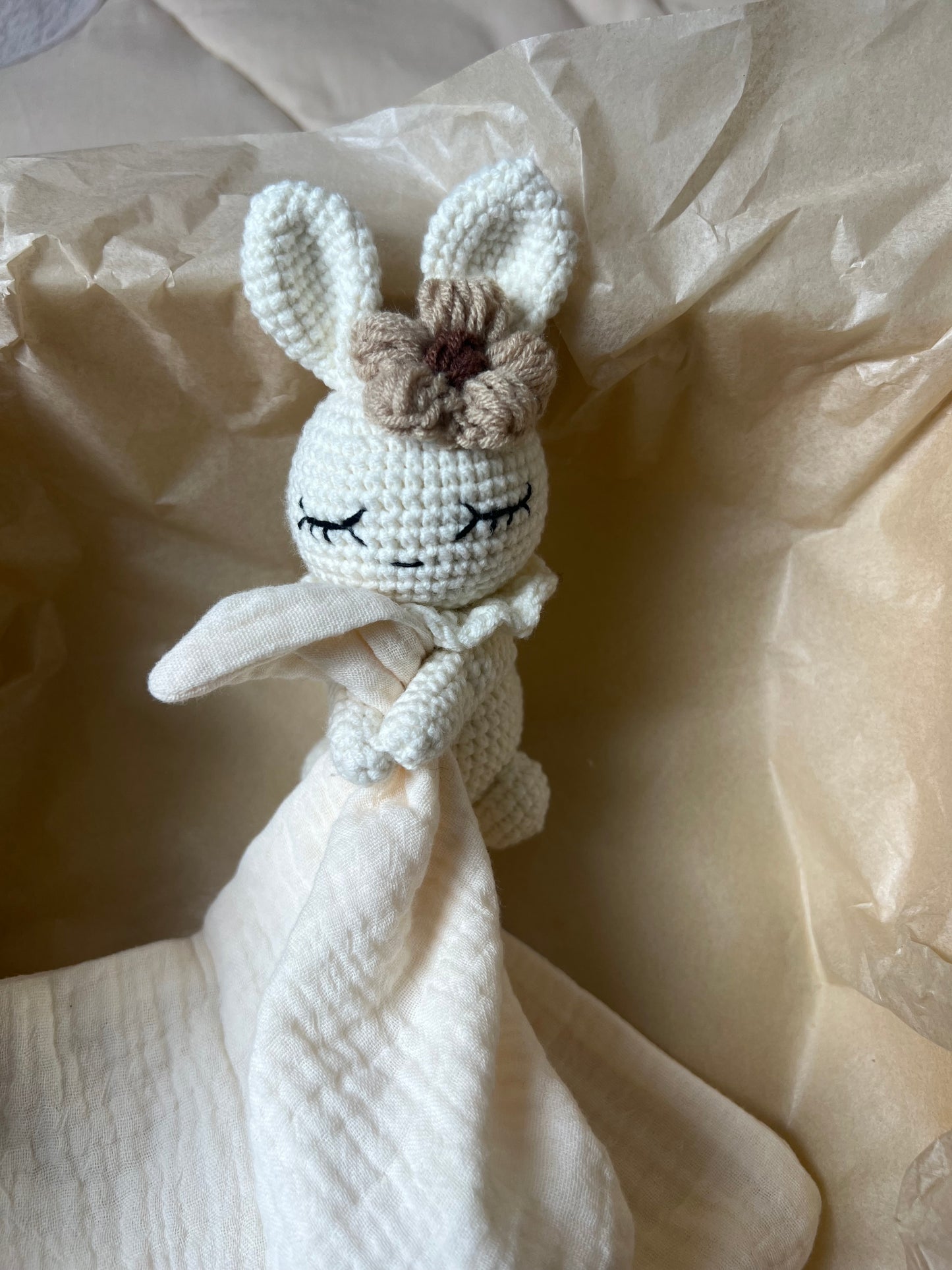 Doudou lapin en crochet